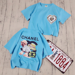 Áo thun cotton croptop kim sa in chanel cho bé gái sành điệu cá tính. size 140-190 tuong ứng bé gái 21-46kg,</Br>
Vải thun cotton t 4  chiều   mềm mại, thoáng mát, co dãn tốt, form croptop  sành điệu dễ mặc </Br>
* Hình in cha.nel mặt sau,, mặt trước kim sa trái tim sành điệu cho bé gái </Br>
* áo dễ mac kết hợp quần jean, chân váy... cho bé đi chơi
* hàng Quảng Châu loại 1, 100% như hình </Br>
bảng size tham khảo </Br>
140-: 21-25kg </Br>
150: 25-28kg </Br>
160: 28-33kg </Br>
170: 32-37kg </Br>
180: 38-43kg </Br>
190: 44-53kg
