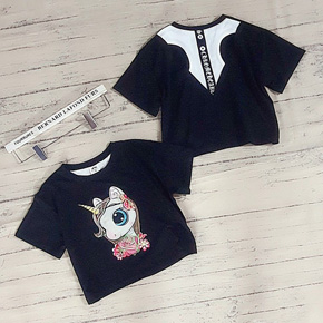 Áo thun cotton  croptop khoét vai ngựa pony kim sa cho bé gái sành điệu cá tính. size 140-190 tuong ứng bé gái 21-46kg,</Br>
Vải thun cotton sọc 4  chiều phối  mềm mại, thoáng mát, co dãn tốt, form croptop ngắn sành điệu dễ mặc </Br>
* Hình in ngựa pony unicorn 1 sừng đính kim sa, mặt sau áo khoét vai sành điệu cho bé gái </Br>
* áo dễ mac kết hợp quần jean, chân váy... cho bé đi chơi
* hàng Quảng Châu loại 1, 100% như hình </Br>
bảng size tham khảo </Br>
140-: 21-25kg </Br>
150: 25-28kg </Br>
160: 28-33kg </Br>
170: 32-37kg </Br>
180: 38-43kg </Br>
190: 44-53kg
