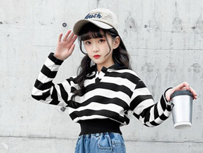 Áo thun cotton croptop tay dài cổ bẻ thời trang- kết hợp quần jean dài . size 130-170 cho bé gái 22-45kg
chất liệu thun cotton sọc dệt dày vừa, cổ bẻ, tay dài, form áo croptop có bo áo, ấm áp và năng động cho bé gái </br>
Áo dễ kết hợp quần jean dài ống suông, hoặc chân váy, cho bé về quê, đi du lich đi dà lạt, sapa, đi chơi... </br>
Bảng size tham khảo </br>
130: 22-26kg </br>
140: 25-28kg </br>
150: 28-32kg </Br>
160: 33-38kg </Br>
170: 38-42kg