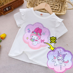 Áo thun cotton tay bèo vuốt kim sa lật biến hình kuromi và thỏ melody cho bé gái. size 110-140,  tuong ứng be 2-7t tuổi. cân nặng  14-27kg, </br>
*** chất thun cotton 4 chiều mịn mát, form vừa thoải mái, hình kim sa vuốt đổi màu họa tiết kuromi thỏ tím đồi màu sang thỏ melody  mà các bé yêu thích, hàng hiệu Rich Lai Quảng châu loại 1 cao cấp, 100% như hình </Br>
Áo phối tay bèo dễ thương, dễ kết hợp cùng quần, chân váy cho bé đi chơi, </br>
Món quà dễ thương, tiện lợi mà bé nào cũng yêu thích </br>
*** bảng size tham khảo </Br>
110: 13-16kg </Br>
120: 16-19kg </Br>
130: 20-23kg </Br>
140: 24-28kg </Br>

