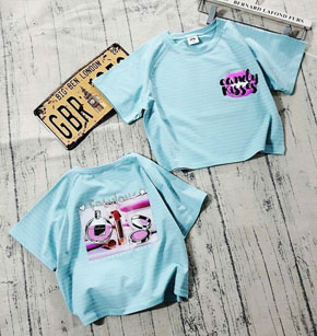 Áo thun cotton croptop sọc xanh hồng phong cách Hàn Quốc cho bé gái. size 140-190 tuong ứng bé gái 21-46kg,</Br>
Vải thun cotton sọc dệt 4  chiều  mềm mại, thoáng mát, co dãn tốt, form croptop sành điệu dễ mặc </Br>
* Hình in  2 mặt trước sau  sành điệu cho bé gái , </Br>
* áo dễ mac kết hợp quần jean, chân váy... cho bé đi chơi
* hàng Quảng Châu loại 1, 100% như hình </Br>
bảng size tham khảo </Br>
140-: 21-25kg </Br>
150: 25-28kg </Br>
160: 28-33kg </Br>
170: 32-37kg </Br>
180: 38-45kg </Br>
190: 45-55kg
