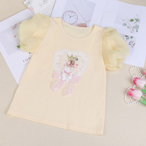 Áo thun cotton tay phồng phối nơ cho bé gái kết hợp quần váy đi chơi. size 110-150,  tuong ứng be 2-7t tuổi. cân nặng  15-35kg, </br>
*** chất thun cotton 4 chiều mịn mát, form vừa thoải mái, tayvoan phồng, hình đính 3d nơ hồng, trái tim, hàng loại 1 cao cấp, 100% như hình </Br>
Áo form vừa, màu vàng kem.  dễ kết hợp cùng quần, chân váy cho bé đi chơi, </br>
Món quà dễ thương, tiện lợi mà bé nào cũng yêu thích </br>
*** bảng size tham khảo </Br>
110: 14-17kg </Br>
120: 17-20kg </Br>
130: 21-25kg </Br>
140: 24-28kg </Br>
150: 29-35kg
