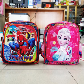 Balo đi học elsa người nhện cho bé mẫu giáo 3-6 tuổi. chất liệu vải dù dày dặn in người nhện spiderman, công chúa elsa anna mà các bé yêu thích,, Kích thước 31*27*14cm thích hợp cho bé mẫu giáo đến đầu tiểu học 3-6 tuổi, Hình in mà các bé yêu thích. Thiết kế 2 ngăn rộng rãi, tiện lợi cho bé. Hàng nhâp Quảng Châu hình chụp thật 100%