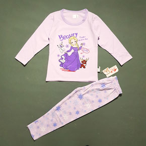 Bộ thun cotton 100 áo tay dài quần dài công chúa elsa và người tuyết cho bé ngủ ngon. size 70,75,80,85,90,95 tuong ứng bé 17-35kg </Br>
* chất liệu thun cotton 100%, dày mịn, co dãn, thấm hút mồ hôi tốt </Br>
* hình in họa tiết công chúa , ngươi tuyết tiên cá mà các bé yêu thích </Br>
* hàng thun QC loai 1, 100% như hình </Br>
Bảng size tham khảo </Br>
70: 17-20kg </Br>
75: 20-24kg </Br>
80: 24-27kg </Br>
85: 26-29kg </Br>
90: 29-32kg </Br>
95: 32-36kg </Br>
Gia 145-155 
