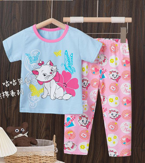 Bộ thun cotton quần dài chống muỗi họa tiết mèo marine hồng dể thương. size 70-95, bé 16-35kg </Br>
* thun cotton 4 chiều, loại 1, mềm mát, thấm hút mồ hôi,  co dãn tốt </Br>
* áo tay ngắn, quần dài chống muỗi, cho bé ở nhà, đi học, mặc ngủ, đi chơi, đi đâu cũng tiện lợi </Br>
* họa tiết ngựa tím và sofia tím sắc màu ngọt ngào dễ thương </Br>
* Cam đoan hàng y hình, chất lượng tương xứng giá
size 70-80: Giá 135k size 85-95: giá 145k </BR>
Bảng size tham khảo </Br>
size 70: bé 15-18kg, 3-4 tuổi </Br>
size 75: bé 18-22kg, 4- 5 tuổi</Br>
size 80: bé 22-25kg, 5-6 tuổi</Br>
size 85: bé 25-28kg. 5-7 tuổi</Br>
size 90: bé 28-32kg, 7-9 tuổi</Br>
size 95: bé 33-37kg, 8-12 tuổi</Br>