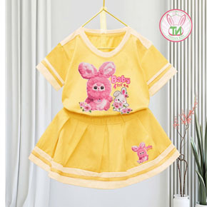 Bộ áo thun cotton váy quan xếp ly sọc thể thao in Baby tree cho bé gái. size 3-10 cho bé gái 10-28kg. </br>
chất liệu thun cotton 4 chiều, hàng loại 1 chính phẩm bao dẹp, co dãn tốt, thấm hút mồ hôi </br>
set gồm áo thun tay phối sọc hình in búp bê baby tree thỏ hồng siêu cute, chân váy có quần trong, xếp ly phối sọc thể thao cho bé gái </br>
set dễ thương năng động cho con gái di học di chơi </br>
bảng size tham khảo </br>
3: 10-12kg </br>
4: 12-14kg </br>
5: 14-16kg </br>
6: 16-18kg </br>
7: 18-20kg </br>
8: 20-22kg </br>
9: 22-25kg </br>
10: 25-28kg </br>
gia 140-150k 1 set tùy size
