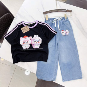 Bộ áo thun cotton croptop quần jean suông dài in  BABY TREE cho bé gái. size 150-210 cho bé gái 22-50kg </br>
set gồm 1 áo thun cotton co dãn 4 chiều, from croptop rộng, viền cổ viền vai thể thao , quần jean dài co dãn, form ống vừa, </br>
NGuyên set in họa tiết Baby tree cho bé gái di hoc di chơi </br>
bảng size tham khảo </br>
size    số kg     chiều cao </br>
150    22-26kg   120-125cm </br>
160: 27-31kg     125-130cm </br>
170: 32-35kg    130-135cm </br>
180: 35-38kg     135-140cm </br>
190: 39-42kg,    140-145cm </br>
200: 43-47kg     145-150cm </br>
210: 47-50kg     145-150cm  </br>
gia 240-260k tuy size