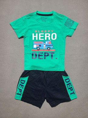 Bộ thun cotton 4 chiều chính phẩm mềm mát in xe cứu hỏa anh hùng. size 1-7 tương ứng bé 10-25kg  </Br>
chất liệu thun cotton 4 chiều mềm mại, thoáng mát, hình in xe cứu hỏa anh hùng dễ thương cho bé trai nhỏ, đi hoc di chơi thoải mái năng động </Br>
bảng size tham khảo </Br>
1: 10-12kg </Br>
2:12-14kg </Br>
3:14-15kg </Br>
4; 15-17kg </Br>
5: 17-19kg </Br>
6: 19-21kg </Br>
7: 22-25kg </Br>
gia 120-130