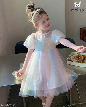 Đầm voan lưới kim sa bảy sắc cầu vồng tiểu thư ngọt ngào sang chảnh cho bé gái. size 18-24 dến 10-11 tương ứng bé gái 12-40kg </Br>
Chất liệu voan 7 sắc cầu vồng mềm mại,  tùng 3 lóp, lót cotton thoáng mát </br>
Thân trên đính kim sa sang trọng, bên trong lót vải thoáng mát, an toàn cho làn da bé </Br>
Tay phồng vải tơ mềm sang lắm. form đầm công chúa xòe , den gối hoac dài hơn gối tùy size,  dễ mặc , bé ốm hay tròn đều xinh</br>
Một chiếc đầm voan tiểu thư nhẹ nhàng, cho bé đi sinh nhật, dự tiệc, đi chơi, đi múa </br>
Hàng cao cấp, công ty melisa thiết kế, 100% như hình ạ </br>
bảng size tham khảo </br>
18-24: 11-13kg </br>
2-3: 13-16kg </br>
3-4: 15-18kg </br>
4-5: 18-21kg </br>
5-6: 21-24kg </br>
6-7: 24-27kg </br>
7-8: 27-30kg </br>
8-9: 30-33kg </br>
9-10: 33-36kg </Br>
10-11: 36-40kg </br> </Br>
gia 255-280 tùy size
