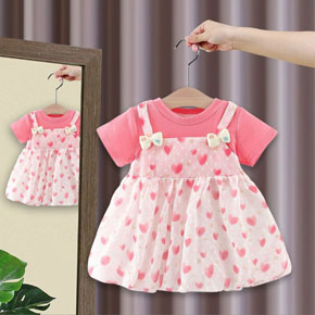 Đầm thun giả yếm voan trái tim ngọt ngào cho bé gái nhỏ 10-15kg diện thôi nôi lễ tết. Một chiếc đầm nhí xinh xắn đáng yêu cho con gái nhỏ diện  thôi nôi, lễ tết. hàng xưởng Quang Châu 100% như hình </br>
Chất liệu thun cotton phối voan trái tim mềm mại, váy may dạng yếm phối nơ xinh, tùng bí,  an toàn cho bé,  vừa xinh vừa nổi bật cho bé gái </br>
Kích thước váy </br>
size 10; chiều dài 45-47cm </br>
size 12; chiều dài 47-50cm </br> </br>
bảng size tham khảo, form đầm thích hợp cho bé tròn bụ bẫm </br>
size 10: bé 10-15 tháng, 9-12kg cao 70-75cm </br>
size 12: bé 12-18  tháng, 10-14kg cao 70-75cm </br>
size 14 bé 18-24 tháng , 13-16kg cao 75-80cm
