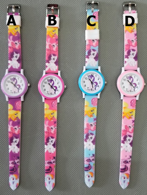 Đồng hồ chạy kim họa tiết ngựa Pony cho bé gái. Đồng hồ điện tử trẻ em ngựa pony dễ thương, màu sắc họa tiết làm bé rất thích thú, giúp bé tập xem giờ và luyện tập cách tuân thủ thời gian, một đức tính giúp bé ý thức quý giá thời gian ngày ngày từ sớm. </Br>
Free size cho bé 3-10 tuổi, hàng TQXK ,  </Br>
Có gì đặc biệt trong mẫu đồng hồ này ? </Br>
* Mặt tròn, dường kính mặt 25cm,  bề ngang dây 10cm, đục lỗ sẵn </Br>
* dây simili mềm, họa tiết in toàn dây, 3 màu hồng xanh cho bé lựa chọn </Br>
* Kiểu đồng hồ chạy kim giúp bé tập xem giờ ạ
* họa tiết hoạt hình mà các bé yêu thích như spiderman, elsa, mc queen, paw patrol, peppa, pony... </Br>
* Món quà nhỏ đáng yêu cho các bé dịp sinh nhật, lễ hội, làm phần thưởng cho bé </Br>
* Chống nước: chịu nước nhẹ khi rửa tay </Br>
* Bảo hành : không </BR>
* sản xuất tại TQ ạ, mẫu này shop không bảo hành, nhưng sẽ kiểm tra kỹ truoc khi giao