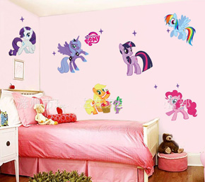 Decal dán tường Pony bé nhỏ - Tình bạn diệu kỳ. * Decal dán tường giúp không gian của bạn thêm phần sinh động và ngộ nghĩnh </Br>
* Phù hợp với nhiều không gian như phòng khách, phòng ngủ, phòng trẻ em,...</Br>
* Hình ảnh ngộ nghĩnh, đáng yêu mang đến không gian thật sinh động và tươi tắn cho tổ ấm của bạn.</Br>
Sản phẩm không bị phai màu, dễ dàng lau rửa
Kích cỡ : 50*70cm