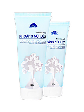 [MIỄN SHIP] Sữa Rửa Mặt Khoáng Núi Lửa từ thiên nhiên – Narguerite. <b>CÔNG DỤNG:</b> chứa các hạt khoáng núi lửa cực nhỏ giúp làm sạch sâu từ lỗ chân lông, sữa rửa mặt ít bọt, phù hợp với nhiều loại da kể da cả mụn. Bên cạnh đó sản phẩm không chứa hương liệu mà có tinh dầu tràm trà nguyên chất giúp kháng khuẩn và ngừa mụn hiệu quả.</br></br>
<b>CAM KẾT</b></br>
•	100% sản phẩm chính hãng. Nếu quý khách chứng minh được là hàng giả, shop xin bồi thường gấp đôi giá trị đơn hàng.</br>
•	Sản phẩm được đối trả trong vòng 7 ngày, tính từ ngày nhận hàng.</br>
•	Hoàn tiền 100% nếu da quý khách bị dị ứng do không phù hợp với sản phẩm.</br></br>
<b>KHUYẾN MÃI SẢN PHẨM MỚI:</b></br>
•	Mua từ 02 chai MIỄN SHIP toàn quốc.