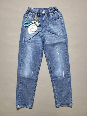 quần jean dài co dãn bé gái kèm phụ kiện bé 25-48kg. size 11-16 tuong ứng bé 25-48kg, vải jean cotton co dãn, mềm vừa, lưng thun dễ chịu, bên ngoài dẹp hơn hình, kèm phụ kiện, quần thích hợp cho bé gái lớn kết hợp áo thun sơ mi... </Br>
Bảng size tham khảo </BR>
11: 25-28kg, cao 1,2-1,3m </Br>
12: 28-32kg, cao 1.3-1.35m </Br>
13: 32-35kg, cao 1.35-1.4m </Br>
14: 36-39kg cao, 14-1,45m </Br>
15: 39-43kg cao 1,4-1,5m </Br>
16: 43-50kg cao 1.45-1,55m 

