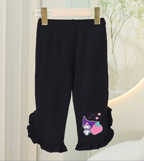 Quần legging lửng cottton phối viền bèo dễ thương cho bé gái. size 110-150 tuong ứng bé 13-28kg </Br>
chất liệu thun cotton 4 chiều mềm mại, co dản tốt </Br>
Quần form lửng 8-9 tấc giữa bắp hoặc dến mắt cá tùy chiều cao bé, phối bèo n in thỏ dễ thương, dễ kết hợp áo cho bé đi chơi mà vẫn thoải mái dễ thương </Br>
bảng size tham khảo </Br>
110: 12-14kg </Br>
120: 14-16kg </Br>
130: 16-19kg </Br>
140: 19-22kg </Br>
150: 22-26kg
