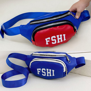 Túi đeo chéo đeo thắt lưng họa tiết thể thao cho bé trai tuổi teen hoặc người lớn. Chất liệu simili mềm mại,  túi đeo chéo ( trước và sau lưng) hoặc đeo thắt lưng , 2 ngăn cho bé trai tuổi teen từ 10 tuổi trở lên hoac người lớn có thể sử dụng</Br>
Kích thước túi  25*11*6 cm  đựng điện thoại, bánh kẹo, hoặc bình nước nhỏ,,,, hay đựngl tiền xì tết </br>
Túi đeo dễ sử dụng, có dây điều chỉnh,họa tiết thể thao, màu xanh và đỏ nam tính </bR>