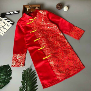 Áo dài rồng gấm thượng hải cao cấp cho bé trai 25-43kg. size 9-14 tuong ứng 25-42kg  </Br>
Áo dài bé trai nút khuy tầu phối gấm </Br>
Áo dài mang thiết kế hiện đại với vạt ngắn, đặc biệt nổi bật với họa tiết rồng uốn lượn mạnh mẽ, đẹp mắt </Br>
 vải gấm thượng hải cao cấp, sang trọng, mềm mại kg sợ ngứa </Br>
bảng size tham khảo </Br>
9: 24-27kg </Br>
10: 27-30kg </Br>
11: 30-33kg </Br>
12: 32-36kg </Br>
13: 36-40kg</Br>
14: 40-45kg