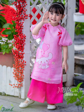 Áo dài tơ arganza tay phồng in Cinamoroll du xuân cho bé diện Noel tết. size 1-10 cho bé gái 10-37kg </br>
Chất liệu tơ mềm mại, mát mẻ, 2 lớp,  cổ t phối nơ tạo diểm nhấn mà vẫn thoái mái cho bé gái, tay phồng bí dễ thương </br>
tết này bé thật dẹp thật xúng xính trong bộ áo dài mới ạ , sp chỉ gồm áo dài và quần lụa hồng, không có phụ kiện khác kèm </br>
Một thiết kế của nhà June </br>
Bảng size tham khảo </br>
1: 9-11kg </br>
2: 11-13kg </br>
3: 13-15kg </br>
4: 15-17kg </Br>
5: 17-19kg </br>
6: 19- 21kg </br>
7: 21-24kg </Br>
8: 24-27kg </Br>
9: 28-32kg </Br>
10: 33-36kg  </br>
Gia 250-270 tùy size