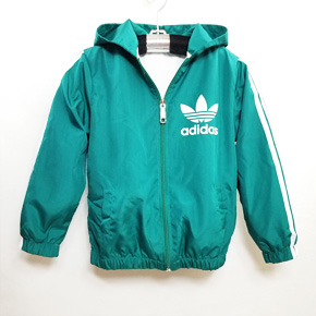 Áo khoác dù bé trai in chữ phong cách thể thao. size 1-7t, bé 12-30kg, form chuẩn to, đúng tuổi, chất liệu vải dù dày dặn, bên trong có lót lớp lưới thoáng mát, in chữ addidas kiểu dáng cực nam tính, thể thao cho bé trai, có thể kết hợp cùng quần dù thể thao, Việt Nam