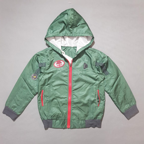 Áo khoác gió ( dù) lót cotton mềm mát kiểu thể thao cho con trai lớn. *size 9-14t, bé 26-50kg </Br>
* Chất liêu vải giò ( dù) mềm mại, thoáng mái, bên trong có lót ( lót lưới hoac lót vải màu tùy size)</Br>
* From lớn, kiểu dáng thể thao, màu lính năng động, lạ mắt cho con trai lớn