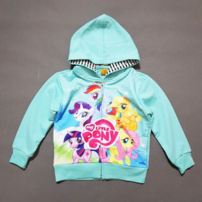 Áo khoác cotton mềm mát hình ngựa pony bảy sắc cầu vồng bé 10-45kg. * size 1-XL tương ứng bé 11-45kg </Br>
* vải thun cotton da cá vừa phải, mềm nhẹ, không nóng, co dãn tốt </Br>
* hình in ngựa pony bảy sắc cầu vồng dễ thương mà bé yêu thích </BR>
Sản xuất tại Việt nam </Br>
Size tham khảo : </Br>
1- 5 tương ứng bé 11-18kg, 135k </Br>
6-8: tương ứng bé 19-26kg, 145k </Br>
S-XL tuomg ứng 27-45kg, 150-160k