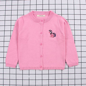 áo khoác len dệt kim phong cách cardigan mềm mại ấm áp thêu pony cho bé gái. size 3,4,5,6Y tương ứng 15-30kg </Br>
* chất liệu len dệt kim mềm mại, co dãn tốt, độ dày vừa phải </Br>
* áo thích hợp làm áo khoác nhẹ mặc với đầm, mặc giữ ấm mùa thu, che nắng mua hè, quanh năm đều tiện lợi </BR>
* hàng dệt Quảng Châu 100% như hình </Br>
Bảng size tham khảo </Br>
3y (100): 14-18kg </Br>
4Y (110) 18-22kg </Br>
5Y( 120): 23-26kg </Br>
6Y( 130): 26-30kg