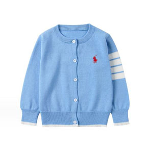 áo khoác len dệt kim phong cách cardigan mềm mại ấm áp thêu ngựa tay phối cho bé trai. size 5,6,7,8 Y tương ứng 20-40kg </Br>
* chất liệu len dệt kim mềm mại, co dãn tốt, độ dày vừa phải, hình thêu ngựa P.o.lo tay phối sọc nam tính cho bé trai  </Br>
* áo thích hợp làm áo khoác nhẹ , mặc giữ ấm mùa thu, che nắng mua hè, quanh năm đều tiện lợi </BR>
* hàng dệt Quảng Châu 100% như hình </Br>
Bảng size tham khảo </Br>
5Y( 120): 21-25kg </Br>
6Y( 130): 25-29kg </Br>
7(y) (140) 30-35kg </bR>
8(y) 35-40kg