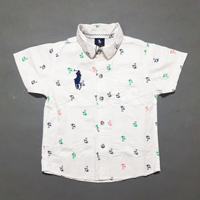 Áo sơ mi trắng Polo thêu họa tiết cho bé trai nhỏ. size 2,4,6,8,10,12,14,16 tương ứng bé 9-24kg </Br>
* vải sơ mi kate mềm mại, họa tiết mũi tên cá tính cho bé trai </Br>
* bé mặc kết hợp quần jean, kaki di chơi </Br>
bảng size tham khảo </Br>
2: 8-10kg </Br>
4: 10-12kg </Br>
6: 12-14kg </Br>
8: 14-16kg </Br>
10: 16-18kg </Br>
12:18-20kg </Br>
14 20-22kg </Br>
16: 22-24kg </Br>
giá 120-125k