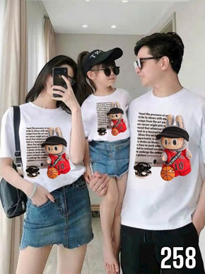 Áo thun cotton cao cấp labubu thể thao bóng rổ cho cả gia đình di chơi diện noel tết. size 6,8,10.12.14,16  từ 15-50kg( có sẵn) </Br>
full size 11 den 95kg đặt truoc từ 3-5 ngày có hàng </Br>
Chất liệu cotton 4 chiều chính phẩm cao cấp, mềm mịn, chắc tay, co dãn thấm mồ hôi </br>
Hình in labubu bóng rổ màu cam đỏ nổi bật trên nền trắng , cho cả gia đình di chơi diện noel tết </br>
bảng size tham khảo </br>
6: 15-19kg </br>
8: 20-24kg </br>
10: 25-29kg </br>
12: 30-35kg </br>
14: 35-40kg </br>
16: 42-49kg