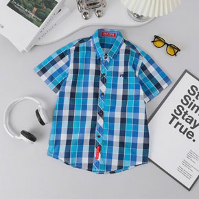 Áo sơ mi caro sọc xanh cho bé trai diện noel tết. size 10-18 cho bé trai 25-45kg. </Br>
chất liệu kate cotton mềm mát , sọc đỏ xanh đơn giản nam tính mạnh mẽ cho bé trai mac chung kaki quần jean đi chơi, noel tết </br>
bảng size tham khảo </br>
10: 25-28kg </br>
12: 28-31kg </br>
14: 31-35kg </br>
16: 35-40kg </br>
18: 40-45kg