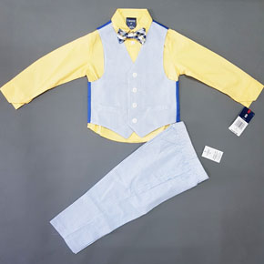 Bộ vest gile 4 món phong cách tây âu hàng xuất xịn . Set bộ Vest bé trai 4 món (áo sơ mi + ghi lê + cava hoac nơ tùy mẫu + quần tây) IZOD  , size 3/6m - 14t. Việt Nam xuất xịn.</Br>
* Hàng date mới 2019 </Br>
* Gía Web: $27.84 = 640.000VND, giá tag 42-65$, Giá shop 320.000 vnd 1 bộ </Br>
* Áo ghi - lê: chất vải mềm mại, mịn tay. Màu sắc rất sang.</Br>
* Áo sơ mi: chất vải kate mềm, mịn, cấu tạo sợi vải thoáng mát, cho bé thoải mái khi mặc.</Br>
       Đường may tinh xảo. Tông màu tươi sáng , phối họa tiết kẻ sọc caro nổi bật, rất Tây.</BR>
* Quần: chất vải sờ vào rất mướt tay. Lưng thun êm mềm, co giãn không gây cấn bụng bé.</Br>
* Bé diện nguyên set cực sang chảnh và manly ạ </BR>  bộ thích hợp cho bé thân hình chuẩn, thon, có chiều cao.
Lưu ý; với size đại dành cho các bé lớn, quần lưng bản dây kéo ( size 8,10,12,14) các size bé quần lưng thun.</Br>
* size 8: ngang lưng 31cm, dài quần 79cm </Br>
* size 10, ngang lưng 33-33,5cm, dài quần 83cm </Br>
* size 12, ngang lưng 35cm, dài quần 95cm </BR>
* size 2,3,4,5,6,7 quần lưng thun ngang eo từ 24-27cm dài quần 46-68cm