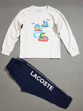 Bộ thun cotton tay dài cá sấu cá mập đua thuyên bé trai 25-42kg . size 8-12t, bé 25-42kg, form lớn, thích họp cho bé có chiều cao 1.2,-1,45m </Br>
* thun cotton 4 chiều mềm, mịn, thấm hút mồ hôi, co dãn tốt </Br>
* Hình họa tiết cá sấu cá mập mà các bé yêu thích </Br>
* áo tay dài, quàn dài có bo , cho bé giấc ngủ ngon, đi Đà Lạt, hay đi dạo ban đêm,,,, </BR>
size tham khảo :</Br>
8 : 25-29kg </Br>
9 : 29-32kg </Br>
10 : 32-35kg </Br>
11 35-38kg </Br>
12: 38-43kg