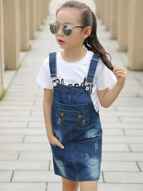 Đầm yếm jean mũi tên năng động cho bé gái 22-45kg. size 130-170, bé 22 -45kg, vải jean mềm dầy dặn, form đứng, màu đậm, wast xước phối mũi tên cá tính , form lớn cho bé diện đi chơi tết, , hàng jean quảng châu ,
Lưu y: chỉ có yếm, không kèm áo
