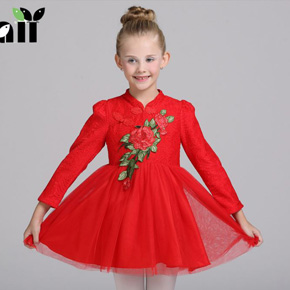 Đầm ren đỏ tay dài kết hoa 3d cho bé gái diện Noel và tết. size 110-140 chất liệu voan ren mềm mại, tùng 4 lớp xòe bồng, kết hoa 3d , tay dài cho bé gái diện Noel và tết, hàng Quảng Châu cao cấp 100% y hình