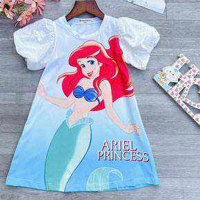 Đầm suông tay phồng thun cotton lạnh mềm mát in công chúa ariel tiên cá bé gái. size 2-9 tương ứng bé 11-28kg </Br>
Chất liệu thun cotton lạnh mềm mát, hàng loại 1, in 3d sắc nét, form suông dễ mặc, tay phồng đáng yêu,, họa tiết elsa, pony, tiên cá .., mà các bé yêu thích </Br>
bé gái mặc là thích, đi học, ở nhà,  đi chơi đi đâu cũng tiện , vừa mát vừa xinh </Br>
bảng size tham khảo </Br>
2: 10-13kg </Br>
3: 12-14kg </Br>
4: 14-15kg </Br>
5: 15-17kg </Br>
6: 17-20kg </Br>
7: 19-22kg </Br>
8: 22-25kg </Br>
9: 26-29kg </Br>
gia 130-145k tùy size
