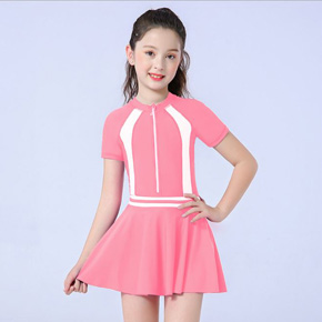 Bộ đồ bơi liền thân kèm váy bơi màu hồng thể thao bé gái. size  2XL=5XL bé 20-37kg, bộ gồm 1 đồ bơi liền thân tiện lợi, màu hồng phối sọc ngọt ngào, dây kéo trước loai tốt dễ sử dụng cho bé gái, kèm 1 váy bơi cho con gái thêm duyên dáng đáng yêu, hàng Quảng Châu loại 1 100% như hình </Br>
3XL: 24-28kg</Br>
4XL 28-33kg </Br>
5XL: 33-36kg
