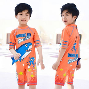 Bộ đồ bơi liền thân cá mâp baby shark cool dễ thương cho bé trai 10-40kg kèm nón bơi. size 100-150 tương ứng be 10-37kg, </Br>
Chất liệu vải polyester mềm mại, co dãn tốt, cho con trai nhỏ đi biển đi chơi , màu sắc họa tiết baby shark cool ngầu dễ thương, kèm nón cùng màu cho bé </Br>
bảng size tham khảo </Br>
100: 10-14kg </Br>
110: 15-19kg </Br>
120: 20-24kg </Br>
130: 24-27kg </Br>
140: 28-33kg </Br>
150: 34-38kg </Br>
Gia 170-180
