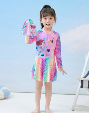 Đồ bơi liền thân tay dài chống nắng kiểu đầm nàng tiên cá 7 sắc cầu vồng kèm nón. size , XL, 2XL 3XL,. 4XL, 5Xl  tương ứng bé gái 17-35kg, </Br>
* vải thun polyester chuyên dụng đồ bơi, co dãn tốt, mềm mại, chống nắng </Br>
* Mẫu liền thân dạng váy tay dài quần ngắn, dây kéo trước tiện lợi, dễ mặc </Br>
* màu sắc lung linh 7 sắc màu, họa tiết nàng tiên cá ariel đáng yêu cho bé gái </BR>
* bộ bao gồm 1 đồ bơi và nón bơi </Br>
* bé đi biển, đi bơi, đều tiện lợi , hàng QC loại 1 cao cấp, 100% như hình </Br>
bảng size tham khảo </Br>
XL: 16-21kg </Br>
2XL: 22-25kg </Br>
3XL: 26-29kg </Br>
4XL: 29-32kg </Br>
5XL: 33-37kg