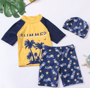 Bộ đồ bơi áo quần và nón summer cây dừa cho bé trai đi biển đi bơi.   size L XL 2xl, 3xl 4xl, 5XL tuong ứng bé 25-40kg </Br>
Chất liệu thun polyester chuyên dụng đồ bơi,co dãn tốt,   , chống thấm nước cho bé đỡ lanh, quần lửng có dây rút tiện lợi, kèm nón màu xanh cùng màu</Br>
* Màu vàng nhẹ summer phối tay rap lăng  cho bé  đi biển đi bơi,</Br>
Bảng size tham khảo </BR>
L_ 16-20kg </br>
XL: 20-23kg </Br>
2XL: 23-26kg </Br>
3XL :26-31kg </BR>
4XL: 31-36kg </br>
5XL: 36-40kg
 
