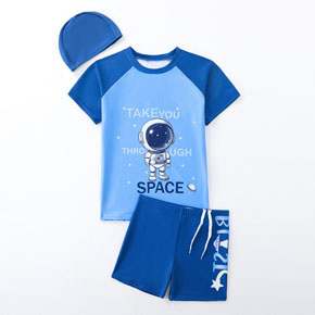 Bộ đồ bơi áo quần và nón in phi hành gia vũ trụ cho bé trai. size 130-160 cho bé trai 28-45kg </br>
Chất liêu thun polyester 4 chiều co dãn mạnh, mềm mại, chống thấm nước, hình in họa tiết phi hành gia vũ trụ cho bé trai </br>
set gồm 1 áo, 1 quần ( có lót và dây rút) nón cùng màu cho bé trai đi biển đi bơi , tiện lợi, nhanh khô </br>
bảng size tham khảo </br>
130: 27-31kg </br>
140: 31-35kg </br>
150: 35-40kg </br>
160: 40-45kg