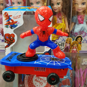 Hộp quà tặng đồ chơi siêu nhân người nhện spiderman trượt ván. Chất liệu: Nhựa cao cấp, kim loại. </Br>
– Bề mặt nhẵn bóng, không gây trầy xướt, nguy hiểm.</Br>
– Chức năng: lướt ván tiến về phía trước, xoay vòng 360 độ, nghiêng người về phía sau, có âm thanh vui nhộn.</Br>
– Sản phẩm sử dụng pin: 3* AA 1,5V. ( không kèm pin) </Br>
– Kích thước sản phẩm: 19* 17 * 10 cm.
– Độ tuổi thích hợp: 3 tuổi trở lên.</Br>
Sản phẩm thích hợp làm quà tặng cho bé nhân dịp sinh nhật, quốc tế thiếu nhi, giáng sinh, lể tết...
