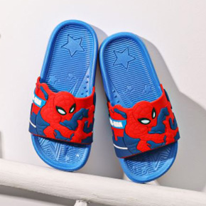 Dép quai ngang hoạt hình spiderman cho bé trai. Chất liệu nhựa đúc mềm, dẻo, có thể bẻ cong , chắc chắn mà vẫn nhẹ nhàng nâng niu bàn chân bé </Br>
Hình in sắc nét họa tiết người nhện spiderman mà các bé yêu thích,  </Br>
Dép lê tiện lợi cho bé đi hoc, di biển đi chơi đi dâu cũng duoc ạ </Br>
Bảng size tham khảo </Br>
26: dép 16cm - lòng chân 15cm, </Br>
27: dép 16.5cm - lòng chân 15.5cm, </Br>
28: dép 17cm - lòng chân 16cm, </Br>
29: dép 17.5cm - lòng chân 16.5cm, </Br>
30: dép 18cm - lòng chân 17cm, </Br>

