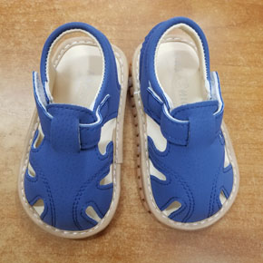 Sandal bé trai xanh giả jean kêu bip bip cho bé tập đi. size 17,18 bé 10-18 tháng, chất liệu simile mềm mại, đế cao su chắc chắn, co kèn kêu bipbip vui nhộn cho bé tập đi, màu xanh giản jean bé trai