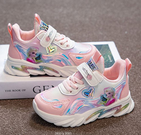 Giày thể thao thông hơi họa tiết công chúa elsamàu hồng loang ngọt ngào cho bé gái. size 27-35 tuong ứng bé trai 3-10 tuổi </Br>
* Chất liệu da simili loại tốt, mềm mại, lưới thoáng khí, đế nhẹ </Br>
* From dáng kiểu mới siêu ngầu, màu trắng đen đỏ spiderman cá tính . lót êm chân, thoải mái </Br>
* hàng QC loại 1, 100% y hình, cho bé đi học, di chơi, chạy bộ... </Br>
Bảng size tham khảo , các thông số đo theo chiều dài giày và lòng chân bé ( -2cm so với chiều dài giày)</Br>
size           chiều dài giày(cm)        Lòng chân ( gót chân đến ngón cái)(cm) </Br>
 27   *****            19           *****                      17 </Br>
 28    *****              19.5        *****                       17.5 </Br>
 29    *****             20   *****                              18 </Br>
 30  *****               20.5   *****                           18.5 </Br>
 31  *****               21  *****                               19 </Br>
 32 *****                21.5 *****                             19.5 </Br>
 33  *****               22 *****                                20 </Br>
 34 *****                22.5   *****                           20.5 </Br>
 35  *****               23 *****                                21 </Br>
 36  *****               24  *****                               22 </Br>
gia 240-270k tùy size