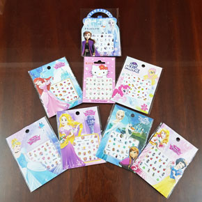 Hình nail ( dán móng tay) elsa tiên cá công chúa kitty bé gái. kích cỡ 6*6cm, dán móng tay, cho bé gái.
Giá 1 cái 10k, combo 5 cái hình bất kỳ giá 40k </Br>
Cách sử dụng:
1) Cắt rời hình muốn dán tương ứng;
2) Bóc lớp màng trong suốt trên bề mặt và dán hoa văn lên da;
3) Thoa nước vào mặt sau của nhãn dán và gỡ bỏ sau khoảng 20 giây
Phương pháp loại bỏ: Thông thường nên sử dụng cồn và nước tẩy trang. Bạn cũng có thể sử dụng dầu gió để loại bỏ hình. Thoa dầu lên mẫu. Sau một thời gian, hãy lau sạch bằng khăn giấy
