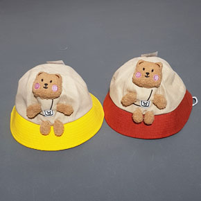 Nón mũ vành che nắng gấu cute dễ thương cho bé trai và gái. freesize bé 1-5 tuổi, chất liệu vải mềm, có dây rút cột không bay, vành che nắng cho bé trai và gái, hình gấu 3d siêu cute dễ thương,</Br>
Hàng VNXK cho bé đội đi học, đi chơi, 