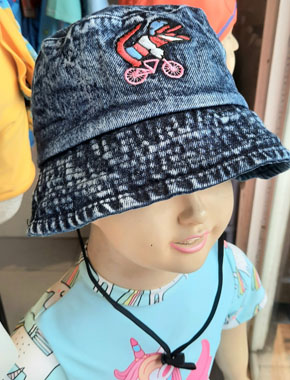 Nón mũ vành jean thêu họa tiết cá tính cá sấu và spidernan cho bé trai và gái. freesize bé 3-8 tuổi, chất liệu jean mền, hình thêu cá sấu đạp xe  cá tính và spiderman  cho cả bé trai và gái