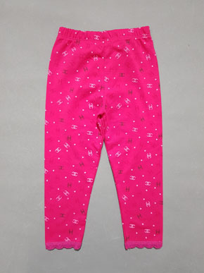 Quần legging dài họa tiết chữ  xinh xắn và ấm áp cho bé gái. size 1-10t, bé 8-25kg, chất thun cotton 100%, co dãn 4 chiều, form quần dài, hình in họa tiết  chữ và bi xinh dễ thương  và ấm áp cho bé gái, bé mặc kết hợp áo rất xinh Việt Nam </Br>
size 1-3t, bé 8-13kg, giá 45k </Br>
size 4-6t, bé 14-18kg giá 50k </Br>
size 7.8-9,10 bé 19-25kg. giá 55k </Br>
size 10: 23-26kg, gia 60k
