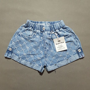 Quần short jean lật lai bé gái in kitty nơ size đại. size 23-30, tuong ứng bé gái 23-40kg </Br>
jean thun mềm co dãn tốt, màu bạc thêu in họa tiết cho bé gái lớn . lật lai </Br>
Bảng size tham khảo </Br>
23: 23-26kg </Br>
24: 25-29kg </Br>
25: 28-30kg </Br>
26: 30-32kg </Br>
27: 32-34kg </Br>
28: 34-36kg </Br>
29: 36-38kg </Br>
30: 38-40kg
