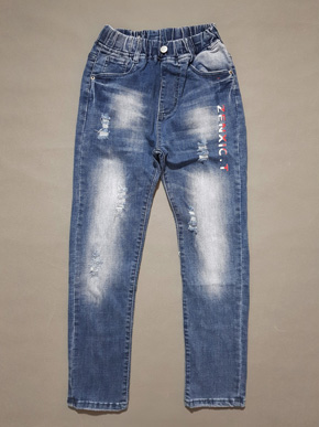 Quần jean dài lưng thun in chữ from dài cho con trai lớn. size 26-30, bé 30-45kg, 6-12 tuổi, cao 1,2m-1.5m, jean cotton thun mềm mại, co dãn, wast rách bụi bặm, ngầu cho bé trai lớn form quần thích hợp cho bé ôm cao, chân dài, lưng thun mềm, co dãn, Việt Nam </Br>
Thông số size (đo lúc chưa giãn< </Br>
size 26: dài quần 85cm, ngang lưng 28*2, dài đáy 26cm </Br>
size 27, dài quần 86cm, ngang lưng 28,5*2, dài đáy 26,5cm </Br>
size 28, dài quần 87cm, ngang lưng 29*2cm, dài đáy 27cm </Br>
size 29. dài quần 88cm, ngang lưng 29,5cm dài đáy 27cm </Br>
size 30, dài quan 90cm, ngang lưng 30*2cm, dài đáy 27,5cm 